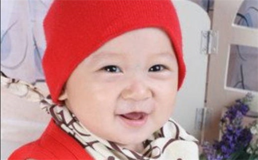 如何给2026年05月19日出生的梁姓男宝宝起个好名字？专业分析与建议