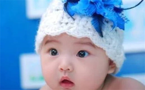 黄姓女宝宝名字精选：2026年05月25日生辰八字起名技巧